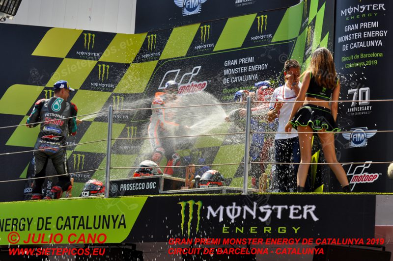 Celebración en el podio de MotoGP de los pilotos Marc Marquez (93) (Repsol Honda Team), Fabio Quartararo (20) (Petronas Yamaha SRT) y Danilo Petrucci (9) (Mission Winnow Ducati). Gran Premi Monster Energy de Catalunya 2019, Circuit de Barcelona-Catalunya. Montmelo. España. MotoGPTM