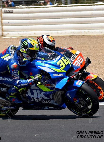 Adelantamiento del Piloto Joan Mir (36) (Team Suzuki ECSTAR) Jorge Lorenzo (99) antes de llegar a la curva Michelin. (Repsol Honda Team). Gran Premio Red Bull de España 2019 Circuito de Jerez Angel Nieto. Jerez. España. MotoGPTM