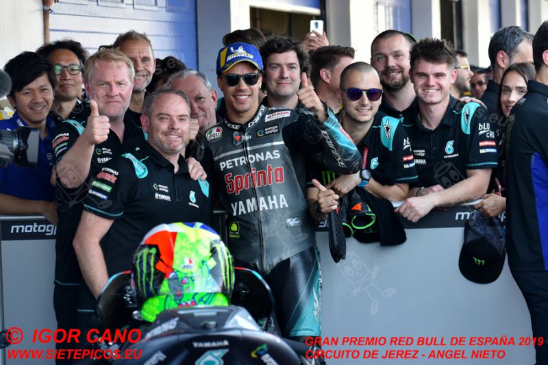 Piloto Franco Moribidelli (21) (Petronas Yamaha SRT) en el corralito junto al equipo tras la carrera. Gran Premio Red Bull de España 2019 Circuito de Jerez Angel Nieto. Jerez. España. MotoGPTM