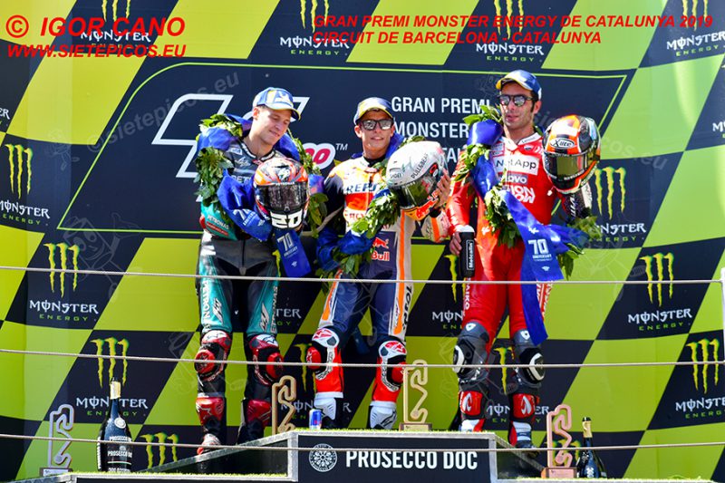 Podio de MotoGP formado por los pilotos Marc Marquez (93) (Repsol Honda Team), Fabio Quartararo (20) (Petronas Yamaha SRT) y Danilo Petrucci (9) (Mission Winnow Ducati). Gran Premi Monster Energy de Catalunya 2019, Circuit de Barcelona-Catalunya. Montmelo. España. MotoGPTM