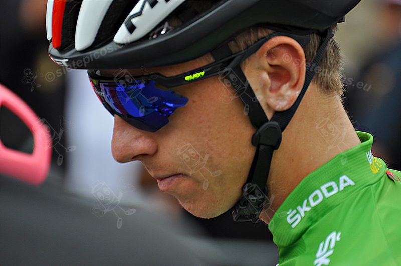 Corredor Tadej Pogacar (UAE Team Emirates) en la salida de la 19 Etapa en Avila. Vuelta Ciclista a España 2019. La vuelta 2019