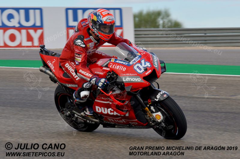 Piloto Andrea Dovicioso (4) (Mission Winnow Ducati) entrando en el sacacorchos. Gran Premio Michelin® de Aragón 2019 Motorland Aragón, Alcañiz, Teruel, MotoGPTM