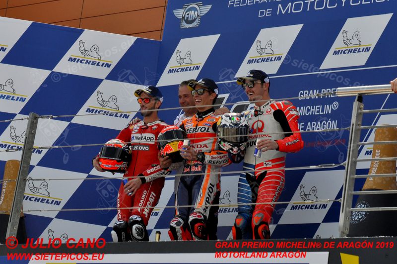 Podio de MotoGP con los pilotos Andrea Dovicioso (4) (Mission Winnow Ducati), Marc Marquez (93) (Repsol Honda Team) y Jack Miller (43) (Alma Pramac Racing). Gran Premio Michelin® de Aragón 2019 Motorland Aragón, Alcañiz, Teruel, MotoGPTM