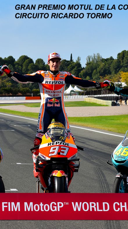 Pilotos Campeones del mundo 2019 de las categorías Moto2 Alex Marquez (73) (Estrella Galicia 0,0 Marc VDS), MotoGP Marc Marquez (93) (Repsol Honda Team), Moto3 Lorenzo Dalla Porta (48) (Leopard Racing) sobre sus motocicletas.Gran Premio Motul de la Comunidad Valenciana 2019 Circuit Ricardo Tormo Cheste, Valencia, MotoGPTM