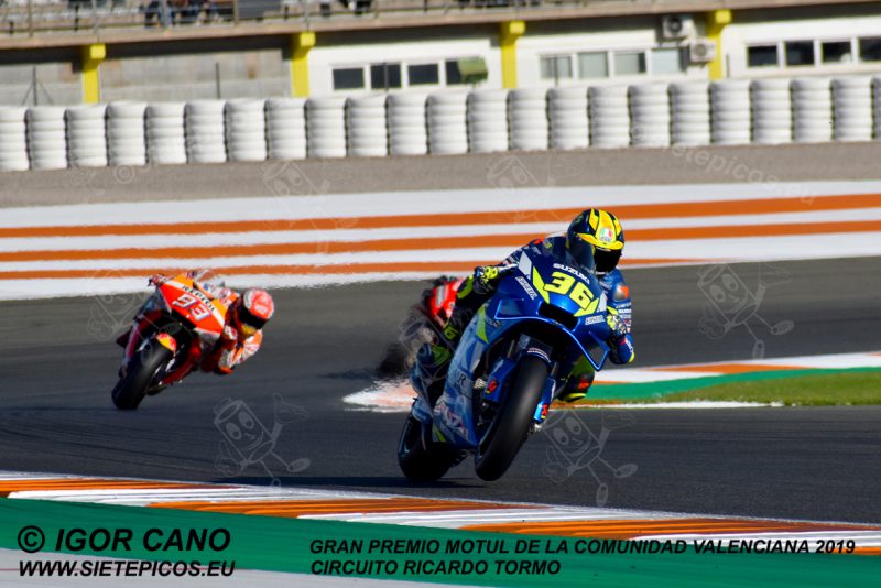 Pilotos Joan Mir (36) (Team Suzuki ECSTAR), Marc Marquez (93) (Repsol Honda Team) y Danilo Petrucci (9) (Mission Winnow Ducati) saliendo de curva Ángel Nieto.Gran Premio Motul de la Comunidad Valenciana 2019 Circuit Ricardo Tormo Cheste, Valencia, MotoGPTM