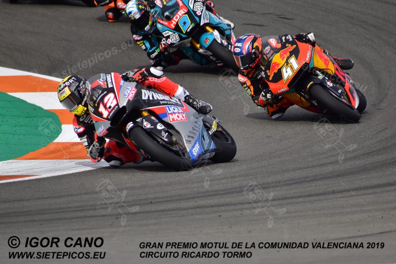 Pilotos Thomas Luthi (12) (Dynavolt Intact GP), Brad Binder (41) (Red Bull KTM Ajo) y Jorge Navarro (9) (MB Conveyors Speed Up) en curva Nico Terol. Gran Premio Motul de la Comunidad Valenciana 2019 Circuit Ricardo Tormo Cheste, Valencia, Moto2TM