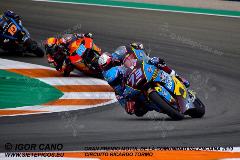 Piloto Alex Marquez (73) (Estrella Galicia 0,0 Marc VDS) saliendo de curva Nico Terol seguido por su compañero Xavi Vierge (97) (Estrella Galicia 0,0 Marc VDS) y los pilotos Jorge Martin (88) (Red Bull KTM Ajo) y Luca Marini (10) (SKY Racing Team VR46). Gran Premio Motul de la Comunidad Valenciana 2019 Circuit Ricardo Tormo Cheste, Valencia, Moto2TM