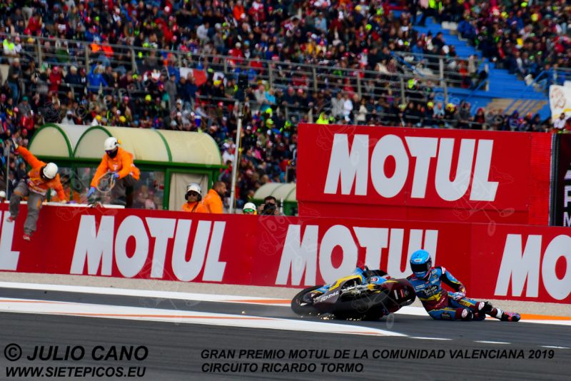 Caida del piloto Alex Marquez (73) (Estrella Galicia 0,0 Marc VDS) en curva 11. Gran Premio Motul de la Comunidad Valenciana 2019 Circuit Ricardo Tormo Cheste, Valencia, Moto2TM