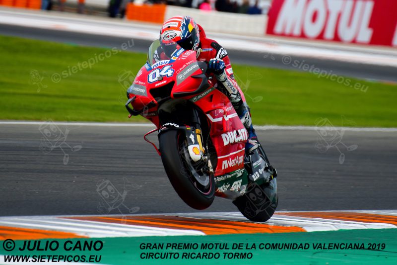Piloto Andrea Dovicioso (4) (Mission Winnow Ducati) saliendo de curva 11. Gran Premio Motul de la Comunidad Valenciana 2019 Circuit Ricardo Tormo Cheste, Valencia, MotoGPTM