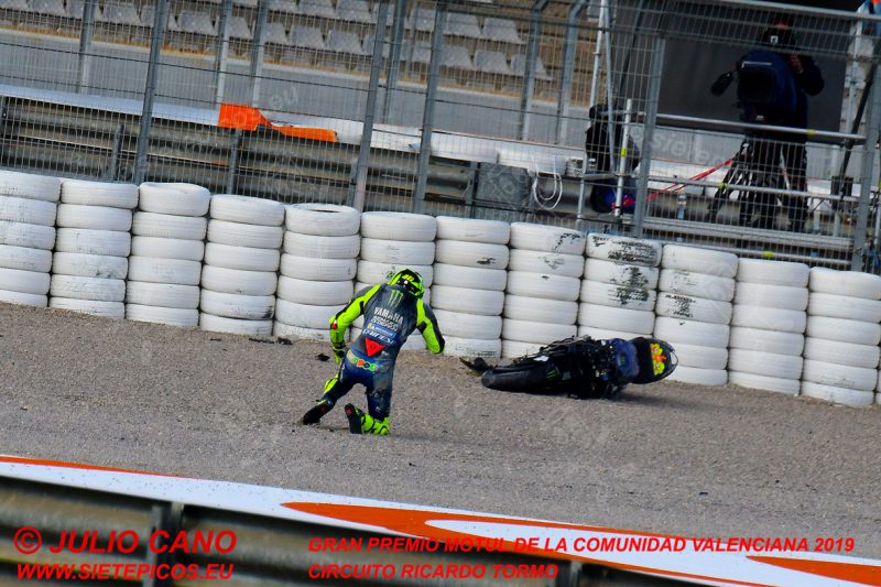 Caida del piloto Valentino Rossi (46) (Monster Energy Yamaha MotoGP) saliendo de curva 9.Gran Premio Motul de la Comunidad Valenciana 2019 Circuit Ricardo Tormo Cheste, Valencia, MotoGPTM