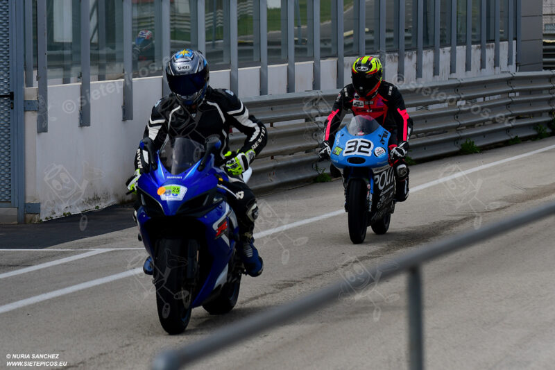 Piloto Aaron Escalera UPM entrando en pit lane. Circuito del Jarama Race. Madrid. 27 de marzo.