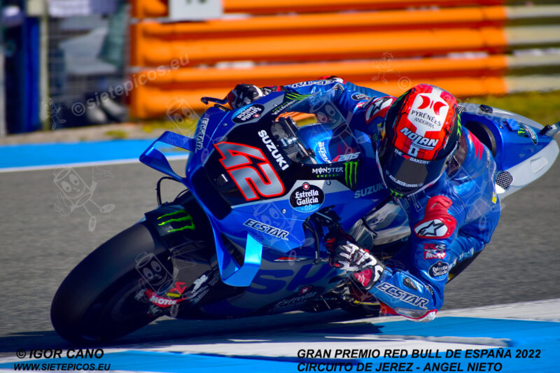 Piloto Alex Rins (42) (Team Suzuki ECSTAR) en curva 3. Gran Premio Red Bull de España 2022 Circuito Jerez-Angel Nieto. Jerez de la Frontera. Jerez de la Frontera. Andalucia. España. MotoGPTM