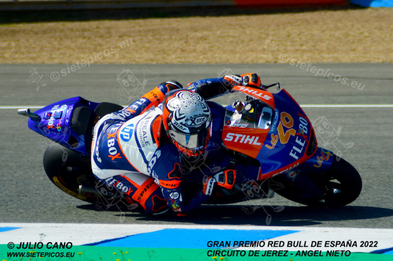 Piloto Aron Canet (40) (Flexbox HP 40) en curva Dani Pedrosa. Gran Premio Red Bull de España 2022 Circuito Jerez-Angel Nieto. Jerez de la Frontera. Jerez de la Frontera. Andalucia. España. Moto2TM