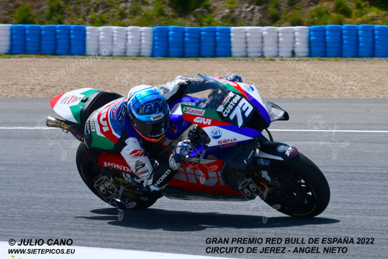 Piloto Alex Marquez (73) (LCR Honda Castrol) entrando en curva Dani Pedrosa. Gran Premio Red Bull de España 2022 Circuito Jerez-Angel Nieto. Jerez de la Frontera. Jerez de la Frontera. Andalucia. España. MotoGPTM
