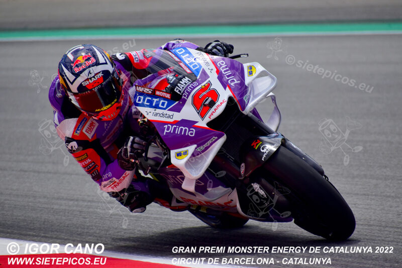 Piloto Johann Zarco (5) (Pramac Racing Ducati) en el Curvone Renault. Gran Premi Monster Energy de Catalunya 2022, Circuit de Barcelona-Catalunya. Montmelo. España. MotoGPTM. Montmeló-2022