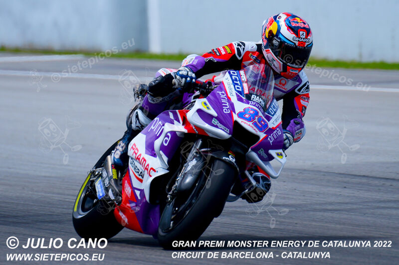 Piloto Jorge Martin (89) (Pramac Racing) entrando en curva La Caixa. Gran Premi Monster Energy de Catalunya 2022, Circuit de Barcelona-Catalunya. Montmelo. España. MotoGPTM. Montmeló-2022
