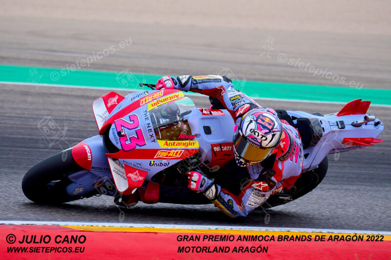Piloto Enea Bastianini (23) (Gresini Racing MotoGP) en curva 5.Gran Premio Animoca Brands de Aragón 2022, Motorland Aragón. Alcañiz. Teruel. España. MotoGPTM.Alcañiz 2022.