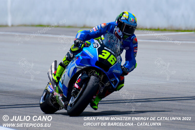 Piloto Joan Mir (36) (Team Suzuki ECSTAR) entrando en curva La Caixa. Gran Premi Monster Energy de Catalunya 2022, Circuit de Barcelona-Catalunya. Montmelo. España. MotoGPTM. Montmeló-2022