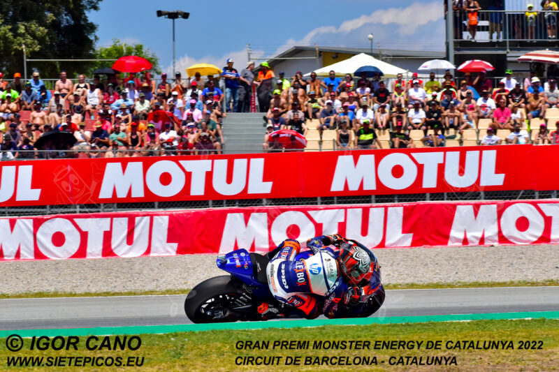 Piloto Aron Canet (40) (Flexbox HP 40) en curva campsa. Gran Premi Monster Energy de Catalunya 2022, Circuit de Barcelona-Catalunya. Montmelo. España. Moto2TM. Montmeló-2022