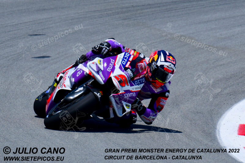 Piloto Johann Zarco (5) (Pramac Racing Ducati) en curva Seat.Gran Premi Monster Energy de Catalunya 2022, Circuit de Barcelona-Catalunya. Montmelo. España. MotoGPTM. Montmeló-2022